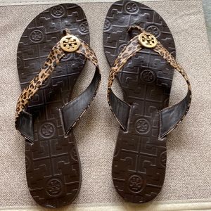Tory Burch thong sandals. Size 7